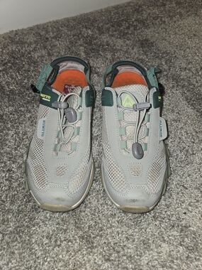 HUMTTO HTT2605 Women's Hiking Shoes Gray/Green Slip-On Toggle Laces US 6.5-7